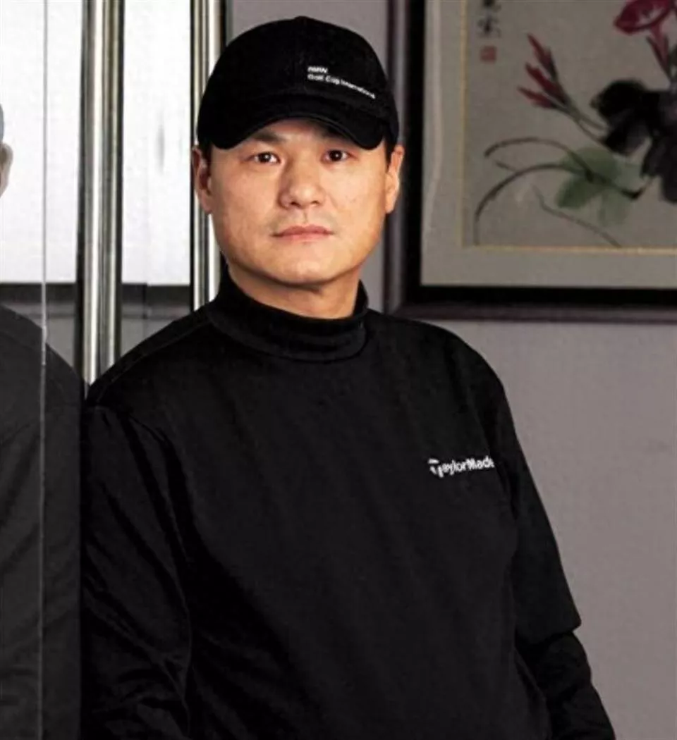 和张也分手后，他娶小27岁粉丝女，现沦为老赖