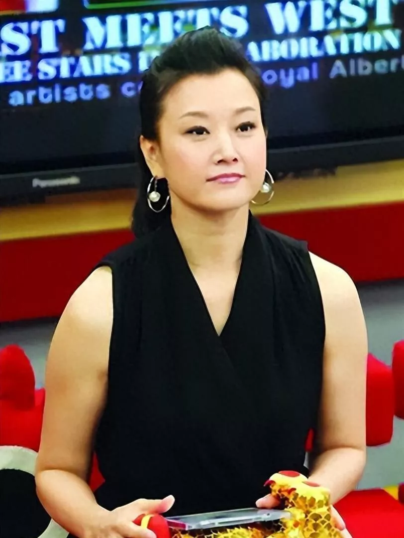 不再隐瞒！李谷一曝光宋祖英走上高位的真相