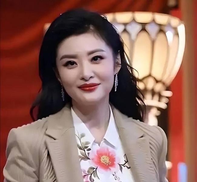 她是密春雷前妻,独居崇明岛养龙凤胎 她是密春雷前妻,独居崇明岛养龙凤胎