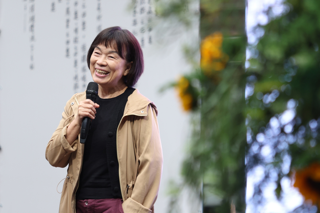 作家龍應台近年定居台東陪伴失智母親,今(31)日在臉書發文證實母親以101歲高齡離世,吸引大批網友留言致哀。圖為龍應台(見圖)出席詩人(亞)瘂弦追思紀念會暨文學展。(本報資料照/鄧博仁攝)